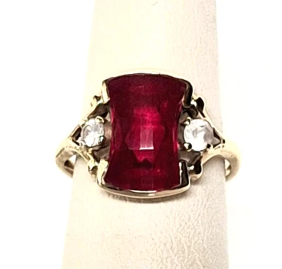 RETRO YELLOW  GOLD LAB-CREATED FANCY CUT  RUBY AND GOSHENITE RING SIZE 6 - Image 1 of 4