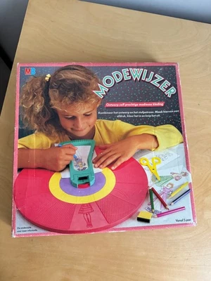 GIRA LA MODA  gioco tavolo MB 1983 vintage anni 80 boardgame (10) - Immagine 1 di 4