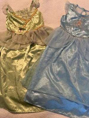 Lote de 2 camisolas princesa Disney tamanho 5/6 Cinderela Tiana - Imagem 1 de 4