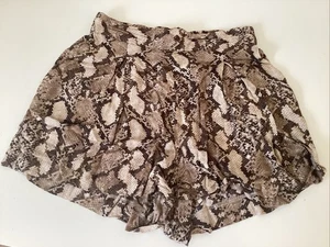 ❤️H&M Damen Shorts Hose Hotpant Gr. 36 Gr. S Schlangenmuster Braun/Beige Töne - Bild 1 von 4