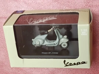 New Ray 1946 Vespa 98 (1946)  Diecast With Plastics 1:32 Scale - Image 1 of 3
