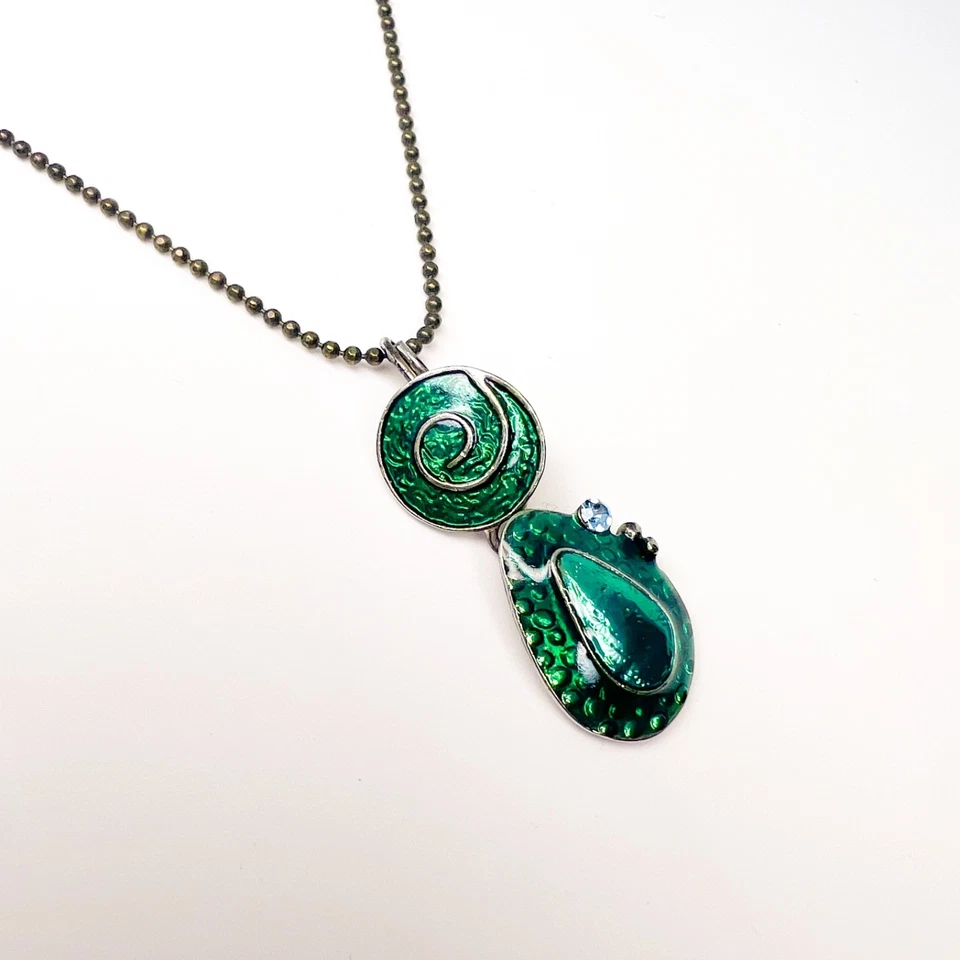 Collar Colgante Cristal Esmeralda Verde Esmalte Usado Excelente Estado Foto 1 de 2