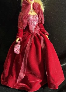 Barbie Größe Kleidung - Samt Burgunder Ballkleid - passt Barbie - Bild 1 von 3