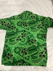 Camisa hawaiana verde vintage fechada 1974. También el día de San Patricio.  Hombre Talla Grande - Imagen 1 de 9