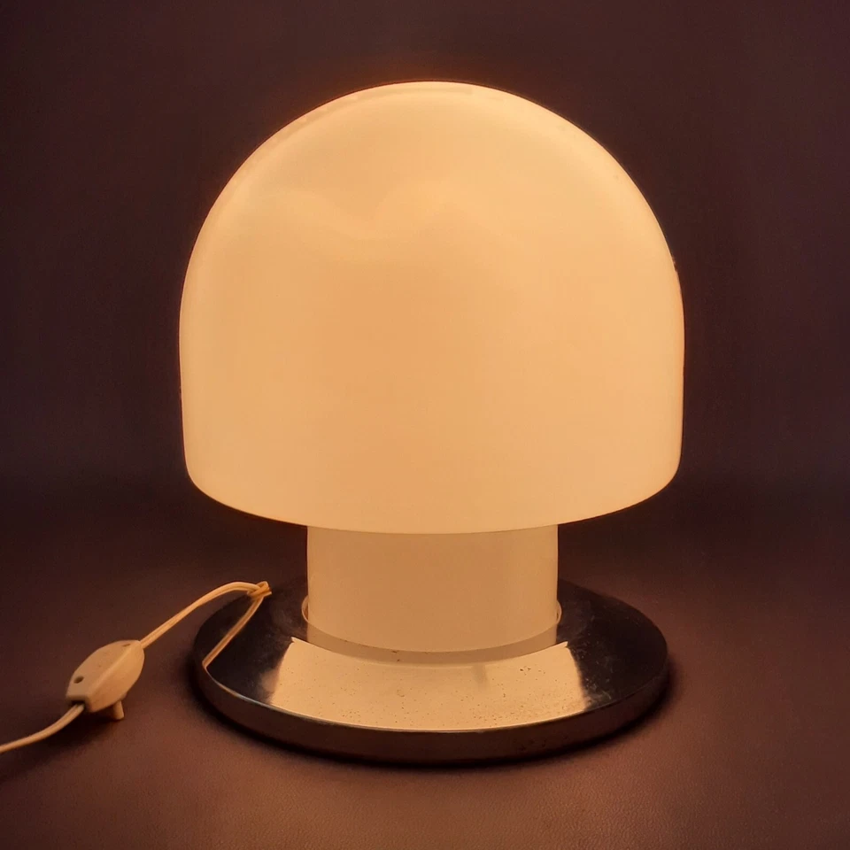 Lámpara de mesa de cristal de Murano blanco brillante seta era espacial vintage 1970 Foto 1 de 4