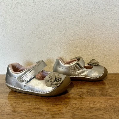 Stride Rite Aria Silver Flower Mary Jane Shoes Size US 5.5W, EUC - Image 1 of 4