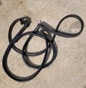 2000-2006 MK1 Audi TT  Rear Weather strip Seal Rubber Convertible 8N7-831-707-C - Picture 1 of 3