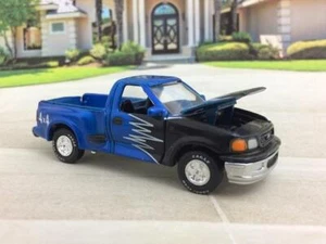 10th Gen 1997- 2003 Ford F150 Stepside Custom Pick-Up 1/64 Scale Limited Edi WW5 - Picture 1 of 4