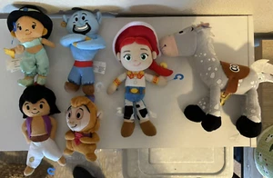 Disney Baby Set of 6 Jessie9" , Bulls EYE 9", Aladdin 7" Jasmin 7" Abu 7" Genie - Picture 1 of 18
