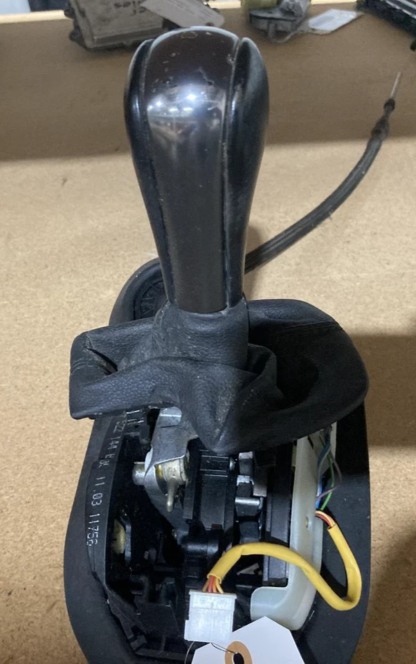 Palanca de cambios de piso BMW 545I 04 Foto 1 de 1