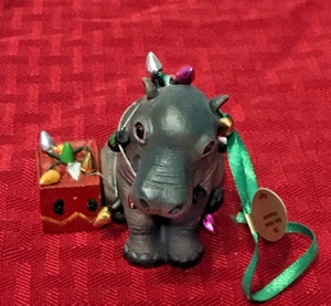 DANBURY MINT BABY HIPPPO Baby Animals Collection CHRISTMAS ORNAMINT NWT - Picture 1 of 4