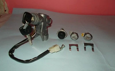 JUEGO DE CERRADURA GUANTERA PUERTA VASO ENCENDIDO SUZUKI SJ410 SJ413 SAMURAI SIERRA Foto 1 de 2