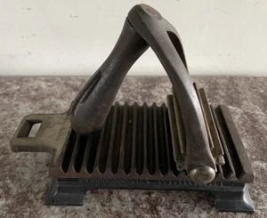 Vintage 1878 SHEPARD HARDWARE CO Buffalo NY Cast Iron Fluter Fluting 4pcs - Picture 1 of 17