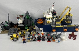 Lego City Deep Sea Exploration Vessel Set 60095, Used. All minifigs Included. 