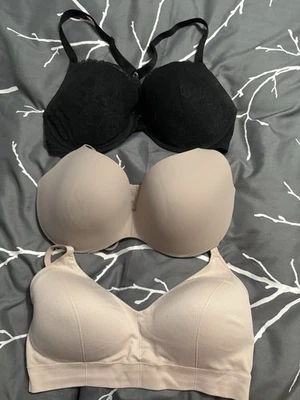 Victoria's Secret 36DD Very Sexy Push Up Racerback & Maidenform Lot of 3 Bras - Image 1 of 4