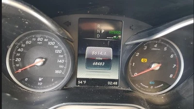 Grupo medidor velocímetro clase OE 2018-2019 GLC calibre 68 k millas Mercedes-Benz Foto 1 de 4