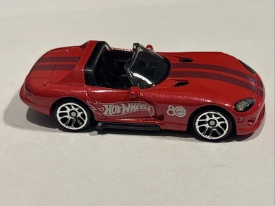 En mano SUELTO serie plata HOT WHEELS mattel 80 aniversario DODGE VIPER RT/10 Foto 1 de 4