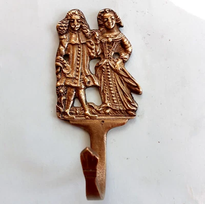 ANCIENNE PATERE MURALE bronze personnages d' époque  RENAISSANCE - Photo 1/4