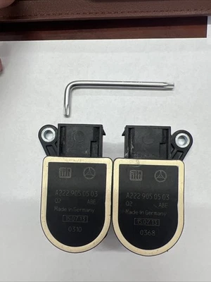 Sensor de nivel de altura de suspensión delantera o trasera Mercedes W222 Maybach 14-17 OEM Foto 1 de 4