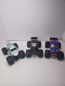 Monster Truck Hot Wheels Monster Jam Megalodon Shark Die-Cast escala 1:24 - Imagen 1 de 22