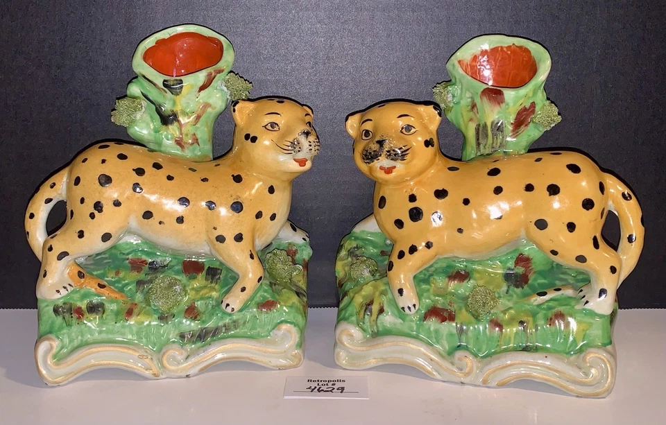 2 jarrones de cerámica vintage estilo leopardo gato derrame estilo Staffordshire Foto 1 de 4