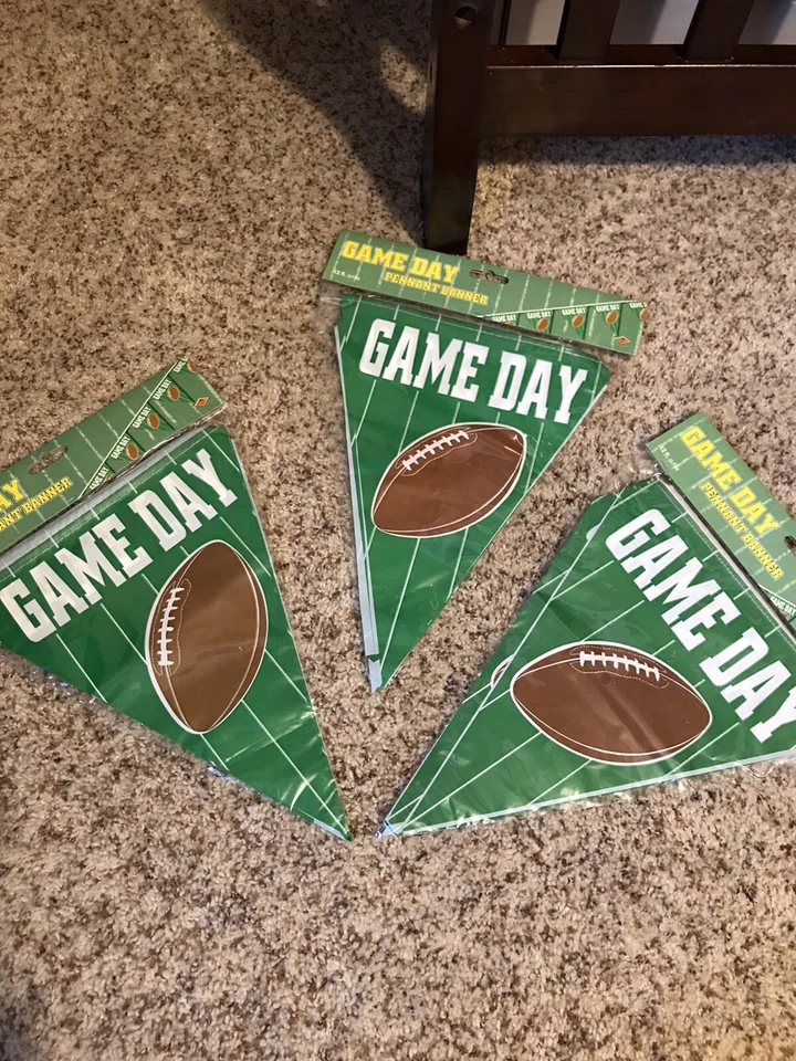 3 Nuevos Banderines Beistle Día del Juego de Fútbol 12' Banner, Verde Marrón Blanco Foto 1 de 1