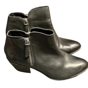 FRYE JUDITH DOUBLE ZIP BLACK LEATHER ANKLE BOOTS WOMEN SZ 7.5  SEE DESCRIPTION  - Picture 1 of 9