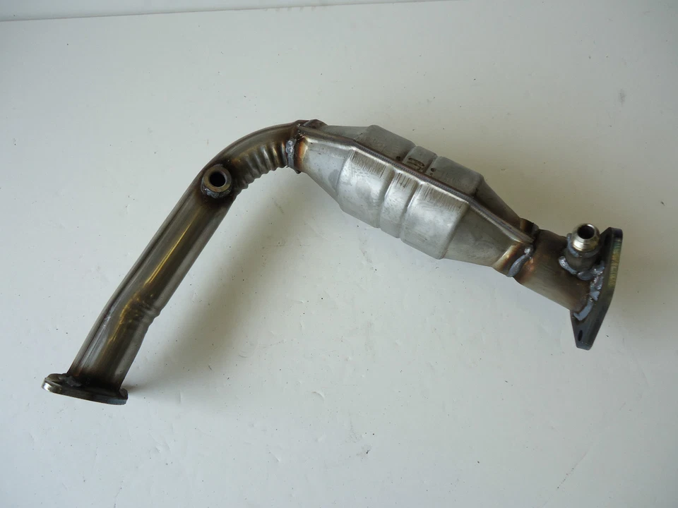 2000 2001 2002 2003 2004 Ford Focus 2.0L L4 Vin 3 Standard Catalytic Converter - Изображение 1 из 4