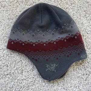 Cappello invernale Arc'teryx Bird grigio rosso berretto con paraorecchie - Foto 1 di 6