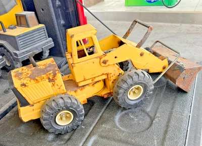 Vintage 1970s Tonka Mighty Loader Pressed Steel Yellow Front End Loader Toy - Image 1 of 4