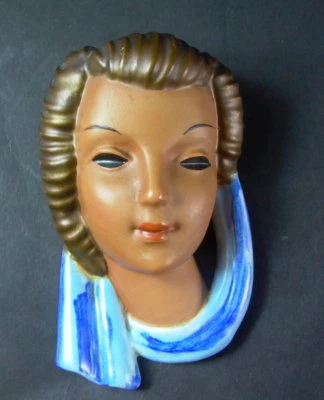 schöne Wandmaske Nr. 8198 -   Miniatur - Goldscheider Wien Austria - Image 1 of 3