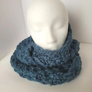 Old Navy Infinity Scarf Collar Soft Honeycomb Chunky Knit Wrap Teal Blue - Picture 1 of 6