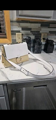 Cartera con solapa de cuero LUELLA GRIS Foto 1 de 4