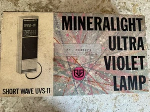 UVS 11 Kurzwellen Mineral Licht Set mit Mineralgesteinen Vintage Kit komplett getestet - Bild 1 von 2