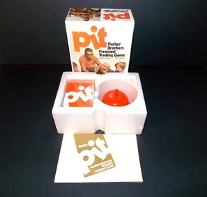 NOS Vintage 1973 Parker Brothers PIT gioco di carte con campana arancione CARDS ANCORA SIGILLATO! - Foto 1 di 24