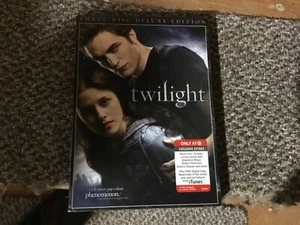 TWILIGHT 3-DISC DELUXE EDITION TARGET EXCLUSIVE Mint only watched once - Picture 1 of 1