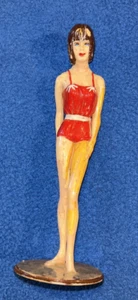 Figura muñeca de plástico MARX Campus Cuties 1964 en la playa Louis Marx & Co., Inc. - Imagen 1 de 10