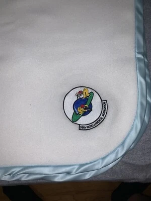Garden Lane Layette Polar Fleece 婴儿毯 36th Intelligence Squadron 白色 — 第 1/4 张图片