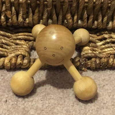 Masajeador sonriente de madera natural patentado vintage "It's Me The Happy Massager" Foto 1 de 4