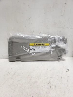 Parasol derecho usado se adapta a: Kia Forte 2010 sin iluminación Htbk con techo corredizo R. Foto 1 de 3