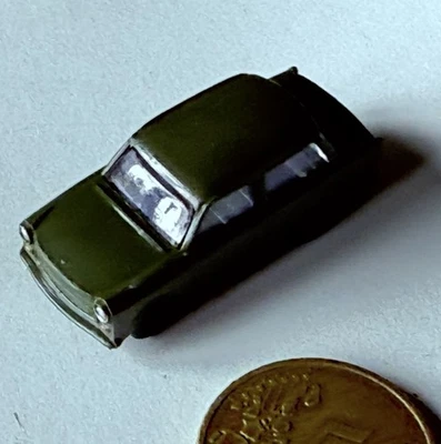 i712 s.e.s. 1:87 PKW Trabant 601 S Olivgrün 130039 H0 Militär DDR Ostauto Trabi - Bild 1 von 4