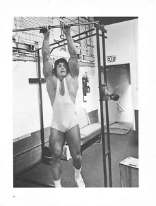 Arnold Schwarzenegger Pull Up 8x11 Page from Pumping Iron - Picture 1 of 1