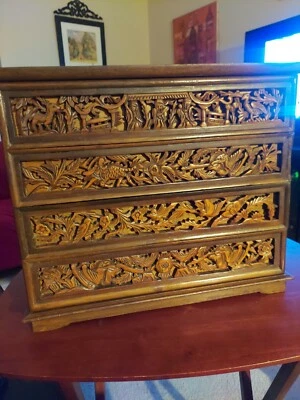 Joyero grande antiguo/de colección de teca bellamente tallado con espejo chino Foto 1 de 4