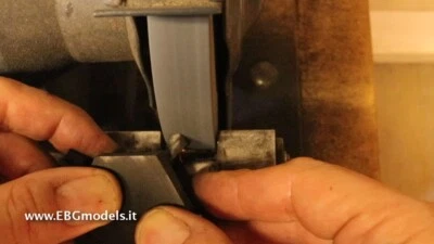 Affilatore punte per il trapano  Affila punte Sharpening tip drills  - Immagine 1 di 4