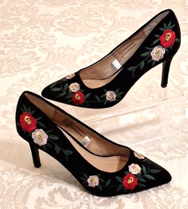 Black Velvet Embroidered Heel Sz. 7.5 Dark Romantic Retro Victorian Goth Rare - Picture 1 of 10
