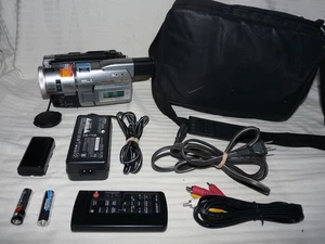 Sony DCR-TRV103 Digital8 HI8 8mm Video8 videocamera lettore videoregistratore trasferimento video - Foto 1 di 7