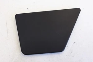 Tesla Model 3 2021 Ext B Pillar Applique Fastener Cover LHS 1100087-00-D J216 - Bild 1 von 2