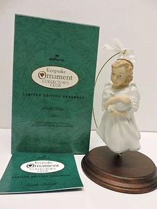 Hallmark Keepsake Gentle Tidings 1993 adorno ángel con cordero LE club de coleccionistas - Imagen 1 de 5