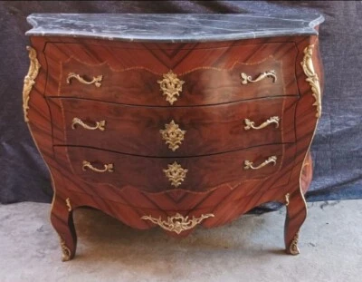 Grande commode en bois massif marqueterie plateau de marbre d un chateau à Bdx - Photo 1/4