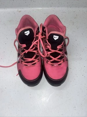 女孩 7 码耐克 Erdiamond 棒球/垒球钉鞋,粉红色和黑色 — 第 1/4 张图片